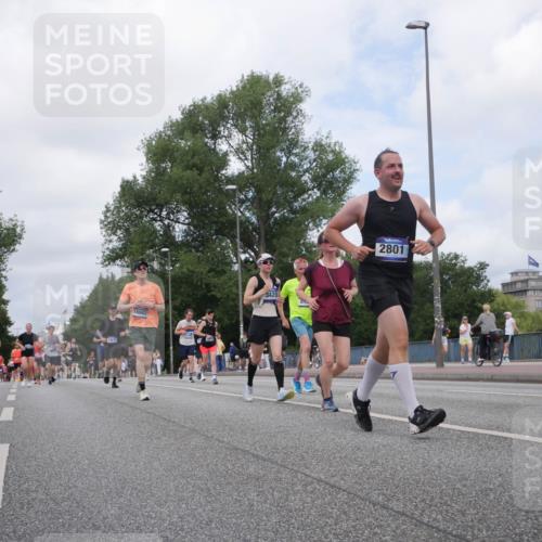 29.06.2025 - hella hamburg halbmarathon Luisa Fischer http://msf.ph/oto/8459232 29.06.2025 10:37:49 Kennedybrücke 14273, 16682, 3420, 2801, 2355, 2751, 2801, 3420, 5453, 6171, 6310, 6329, 7299, 8021, 8965, 9379 meine-sportfotos.de