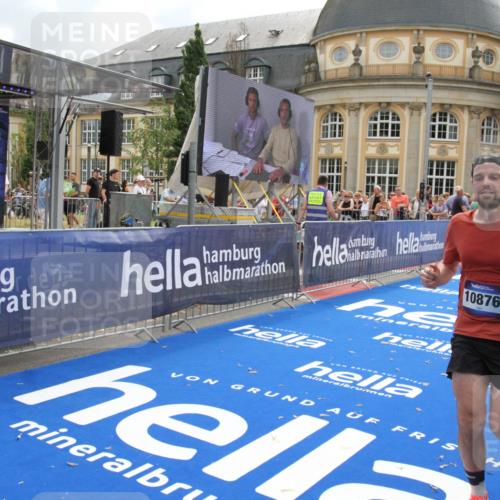 29.06.2025 - hella hamburg halbmarathon Michael Strokosch http://msf.ph/oto/8459249 29.06.2025 10:32:23 Ziel 7272, 10484, 10876, 16065 meine-sportfotos.de