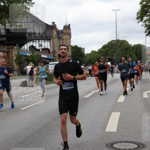 29.06.2025 - hella hamburg halbmarathon Yannick Fuchs http://msf.ph/oto/8459260 29.06.2025 10:56:33 20KM 1006, 1114, 1194, 1212, 1264, 1377, 1432, 1568, 1573, 1674, 1726, 1851, 3001, 3740, 4511, 6311, 6414, 6415, 6602, 6752, 7869, 8045, 8624, 8730, 10214, 10519, 11180, 12156, 12286, 13498, 14348, 14368, 14456, 16654, 16688, 16808, 17096, 17136, 17142, 17383, 18382, 18530, 19023 meine-sportfotos.de