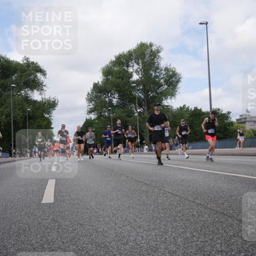 29.06.2025 - hella hamburg halbmarathon Luisa Fischer http://msf.ph/oto/8459279 29.06.2025 10:37:52 Kennedybrücke 14273, 2751, 13416, 2355, 2751, 2801, 3420, 5453, 6171, 6310, 6329, 7299, 8965 meine-sportfotos.de