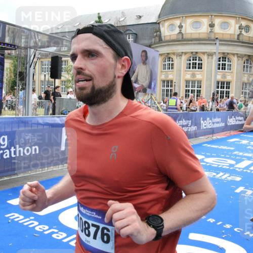 29.06.2025 - hella hamburg halbmarathon Michael Strokosch http://msf.ph/oto/8459309 29.06.2025 10:32:24 Ziel 7845, 10484, 10876, 16065 meine-sportfotos.de