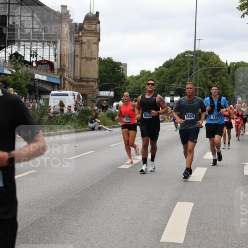 29.06.2025 - hella hamburg halbmarathon Yannick Fuchs http://msf.ph/oto/8459346 29.06.2025 10:56:34 20KM 1006, 1114, 1194, 1212, 1264, 1377, 1432, 1568, 1573, 1674, 1726, 1851, 3001, 3740, 4511, 6311, 6602, 6752, 7869, 8045, 8624, 8730, 10214, 10519, 11180, 12008, 12156, 12286, 13498, 14348, 14368, 14456, 16654, 16688, 16808, 17096, 17136, 17142, 17383, 18382, 18530, 19023 meine-sportfotos.de