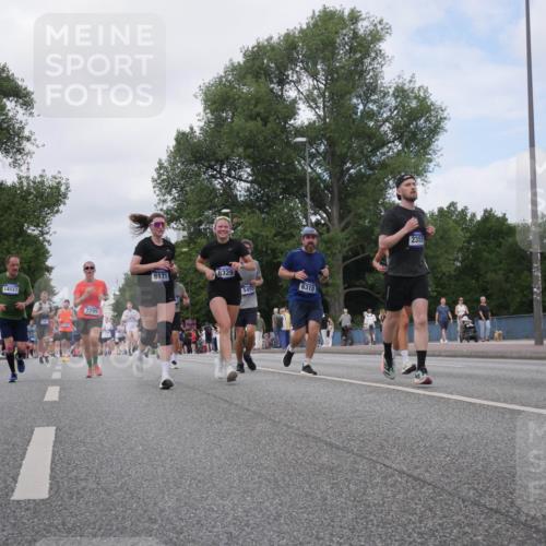29.06.2025 - hella hamburg halbmarathon Luisa Fischer http://msf.ph/oto/8459348 29.06.2025 10:37:55 Kennedybrücke 14527, 7299, 6329, 6171, 5453, 6310, 2355, 188, 2355, 2751, 5453, 6171, 6310, 6329, 7299, 8965 meine-sportfotos.de