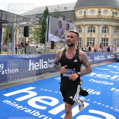 29.06.2025 - hella hamburg halbmarathon Michael Strokosch http://msf.ph/oto/8459427 29.06.2025 10:32:29 Ziel 5070, 5746, 7845, 8883, 10484, 11745, 16957 meine-sportfotos.de