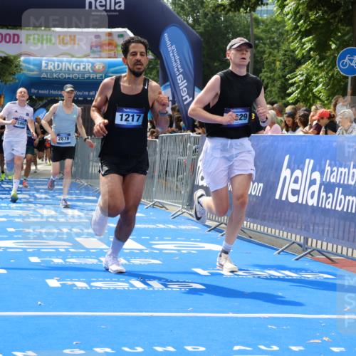 29.06.2025 - hella hamburg halbmarathon Strokosch-Dieckow http://msf.ph/oto/8459438 29.06.2025 10:34:47 Ziel 1217, 1562, 2879, 4477, 5048, 5152, 5554, 6704, 7466, 8395, 12204, 12369, 12751, 14289, 14388, 14549, 14603, 14629, 14952, 15991, 16712, 17014, 18183, 18237, 18419, 18837 meine-sportfotos.de