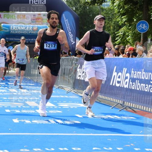 29.06.2025 - hella hamburg halbmarathon Strokosch-Dieckow http://msf.ph/oto/8459455 29.06.2025 10:34:47 Ziel 1217, 1562, 2879, 4477, 5048, 5152, 5554, 6704, 7466, 8395, 12204, 12369, 12751, 14289, 14388, 14549, 14603, 14629, 14952, 15991, 16712, 17014, 18183, 18237, 18419, 18837 meine-sportfotos.de
