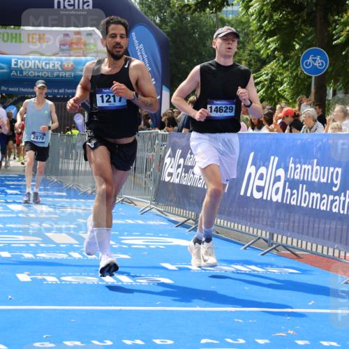 29.06.2025 - hella hamburg halbmarathon Strokosch-Dieckow http://msf.ph/oto/8459487 29.06.2025 10:34:48 Ziel 1217, 1562, 2879, 4477, 5048, 5152, 5554, 6704, 7466, 8864, 12204, 12369, 12751, 14388, 14549, 14603, 14629, 14952, 15991, 16140, 16712, 17014, 17643, 18183, 18220, 18237, 18419, 18837 meine-sportfotos.de