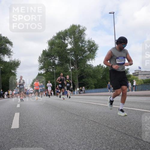 29.06.2025 - hella hamburg halbmarathon Luisa Fischer http://msf.ph/oto/8459493 29.06.2025 10:37:59 Kennedybrücke 7267, 3130, 13311, 2355, 3130, 4884, 5453, 6171, 6310, 6329, 7299, 8369 meine-sportfotos.de