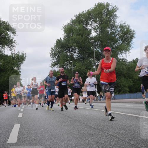 29.06.2025 - hella hamburg halbmarathon Luisa Fischer http://msf.ph/oto/8459639 29.06.2025 10:38:08 Kennedybrücke 12236, 990, 15488, 2482, 9164, 70, 12164, 1497, 2265, 2482, 3130, 3409, 4884, 6335, 6571, 7020, 8369, 9164, 9248, 10464, 10606 meine-sportfotos.de