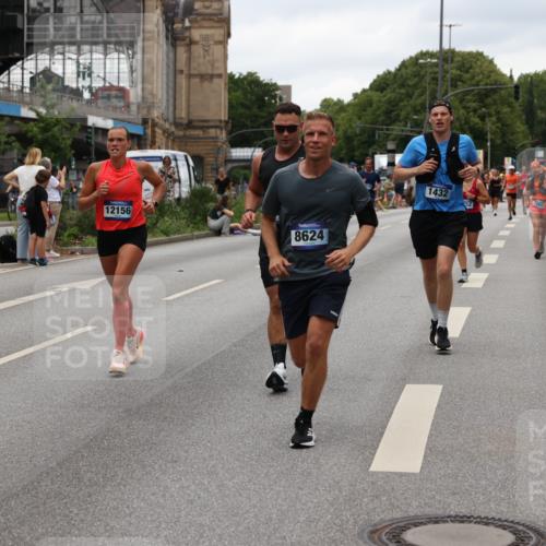 29.06.2025 - hella hamburg halbmarathon Yannick Fuchs http://msf.ph/oto/8459657 29.06.2025 10:56:35 20KM 1114, 1194, 1212, 1264, 1377, 1432, 1568, 1573, 1674, 1726, 1851, 3001, 3740, 4511, 6311, 6602, 6752, 7869, 8045, 8624, 8730, 10214, 10519, 11180, 12008, 12156, 12286, 13498, 14348, 14368, 16654, 16688, 17096, 17136, 17142, 18382, 18530, 19023 meine-sportfotos.de