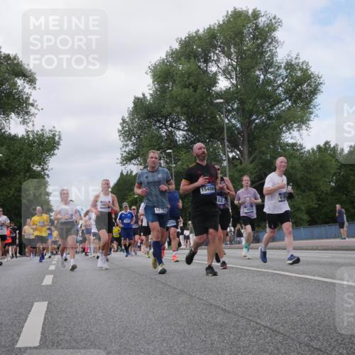 29.06.2025 - hella hamburg halbmarathon Luisa Fischer http://msf.ph/oto/8459670 29.06.2025 10:38:09 Kennedybrücke 6571, 10, 2265, 15488, 82, 12164, 5310, 915, 18823, 1417, 1497, 2265, 2482, 3130, 3409, 4884, 6335, 6571, 7020, 8369, 9164, 9248, 10335, 10464, 10606 meine-sportfotos.de