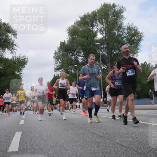 29.06.2025 - hella hamburg halbmarathon Luisa Fischer http://msf.ph/oto/8459701 29.06.2025 10:38:10 Kennedybrücke 6571, 6335, 15380, 924, 10, 13623, 153, 12164, 2482, 15488, 9164, 1417, 1497, 2265, 2482, 3409, 4884, 6335, 6571, 6803, 6859, 7020, 8369, 9164, 9248, 10335, 10464, 10606 meine-sportfotos.de