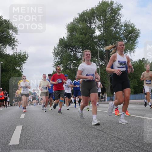 29.06.2025 - hella hamburg halbmarathon Luisa Fischer http://msf.ph/oto/8459752 29.06.2025 10:38:12 Kennedybrücke 16471, 417, 6571, 15380, 46778, 12555, 265, 10606, 16487, 1417, 1497, 2265, 2482, 3409, 4884, 6335, 6571, 6803, 6859, 7020, 8369, 9164, 9248, 10335, 10464, 10606 meine-sportfotos.de