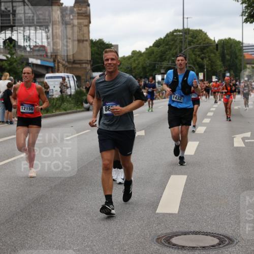 29.06.2025 - hella hamburg halbmarathon Yannick Fuchs http://msf.ph/oto/8459772 29.06.2025 10:56:36 20KM 1114, 1194, 1212, 1264, 1377, 1432, 1531, 1568, 1573, 1674, 1726, 1851, 3001, 3740, 4511, 6311, 6602, 6752, 7869, 8045, 8624, 8730, 10214, 10519, 11180, 12008, 12156, 12286, 13498, 14348, 14368, 16654, 16688, 17096, 17119, 17136, 17142, 18382, 18530, 19023 meine-sportfotos.de