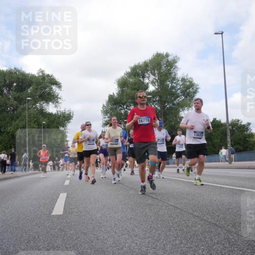 29.06.2025 - hella hamburg halbmarathon Luisa Fischer http://msf.ph/oto/8459789 29.06.2025 10:38:13 Kennedybrücke 6571, 15380, 16778, 12555, 176, 12062, 13623, 1417, 1497, 2265, 2482, 3409, 5027, 5793, 6335, 6571, 6746, 6803, 6859, 7020, 9164, 9248, 10335, 10464, 10606 meine-sportfotos.de