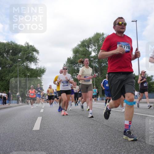 29.06.2025 - hella hamburg halbmarathon Luisa Fischer http://msf.ph/oto/8459805 29.06.2025 10:38:14 Kennedybrücke 16471, 6571, 6778, 22, 3409, 13623, 1417, 1497, 1849, 2265, 2482, 3409, 5027, 5793, 6335, 6571, 6746, 6803, 6859, 7020, 7733, 9164, 9248, 10335, 10464, 10606 meine-sportfotos.de