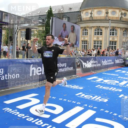 29.06.2025 - hella hamburg halbmarathon Michael Strokosch http://msf.ph/oto/8459818 29.06.2025 10:32:34 Ziel 1707, 5070, 5746, 8883, 11745, 11877, 13199, 16957, 18135, 18562, 18563 meine-sportfotos.de