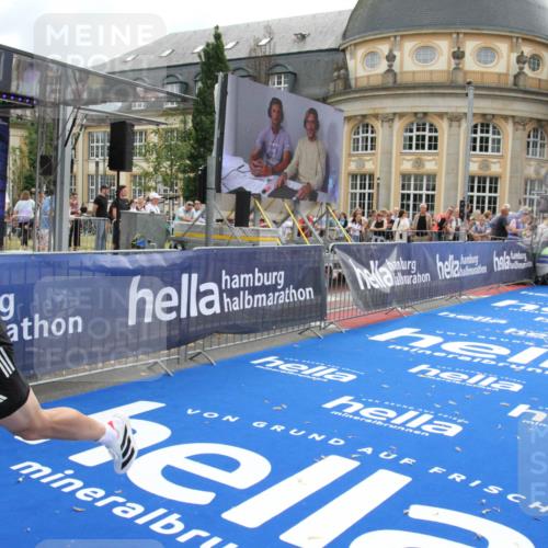 29.06.2025 - hella hamburg halbmarathon Michael Strokosch http://msf.ph/oto/8459843 29.06.2025 10:32:34 Ziel 1707, 5070, 5746, 8883, 11745, 11877, 13199, 16957, 18135, 18562, 18563 meine-sportfotos.de