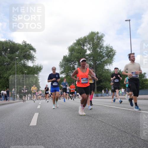 29.06.2025 - hella hamburg halbmarathon Luisa Fischer http://msf.ph/oto/8459871 29.06.2025 10:38:18 Kennedybrücke 15984, 16471, 135, 6803, 1276, 1417, 1497, 1821, 1849, 2265, 3409, 4564, 5027, 5793, 6335, 6571, 6746, 6803, 6859, 7020, 7386, 7733, 9342, 10335, 10393, 10464 meine-sportfotos.de