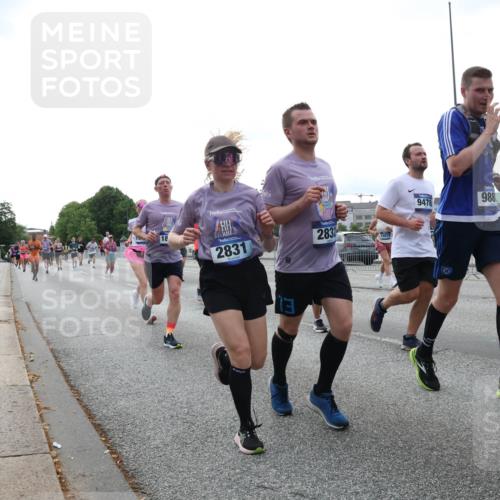 29.06.2025 - hella hamburg halbmarathon Lena Gebhardt http://msf.ph/oto/8459893 29.06.2025 10:31:49 Lombardsbrücke 18, 2831, 2832, 9478, 988, 1235, 1311, 1373, 1844, 1879, 2384, 2672, 2831, 2832, 3221, 3239, 3358, 3396, 3397, 3424, 3571, 3681, 3751, 3752, 4877, 4953, 5156, 5165, 5601, 5846, 5965, 6078, 6160, 6546, 6573, 6640, 6718, 6727, 7295, 7334, 7344, 7570, 7695, 7772, 7789, 7816, 7898, 8304, 8538, 8620, 8806, 9078, 9104, 9183, 9478, 9812, 9883, 10240, 10586, 11587, 13724, 16978, 17404, 17517, 17706 meine-sportfotos.de