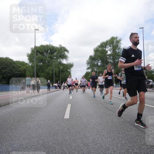 29.06.2025 - hella hamburg halbmarathon Luisa Fischer http://msf.ph/oto/8459964 29.06.2025 10:38:27 Kennedybrücke 4564, 123, 7386, 1821, 1849, 2198, 3170, 3958, 4333, 4564, 4696, 6365, 6379, 6397, 7386, 7733, 8249, 9342, 10358, 10393 meine-sportfotos.de