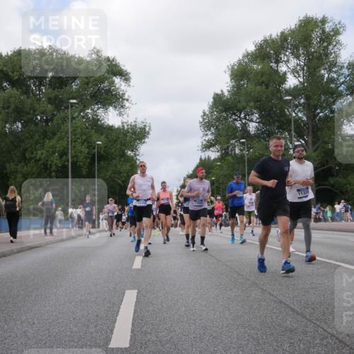 29.06.2025 - hella hamburg halbmarathon Luisa Fischer http://msf.ph/oto/8459978 29.06.2025 10:38:28 Kennedybrücke 10358, 17650, 522, 11320, 45, 1821, 2198, 3170, 3958, 4333, 4564, 4696, 6365, 6379, 6397, 7386, 8249, 9342, 9803, 10358, 10393 meine-sportfotos.de