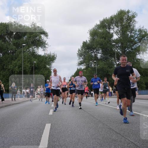 29.06.2025 - hella hamburg halbmarathon Luisa Fischer http://msf.ph/oto/8459985 29.06.2025 10:38:29 Kennedybrücke 2198, 3170, 3958, 4333, 4564, 4696, 6365, 6379, 6397, 7386, 8249, 8296, 9803, 10358, 10393 meine-sportfotos.de