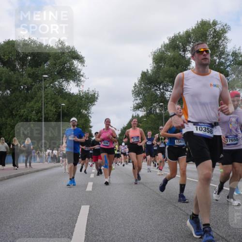 29.06.2025 - hella hamburg halbmarathon Luisa Fischer http://msf.ph/oto/8460040 29.06.2025 10:38:32 Kennedybrücke 1188, 9143, 4696, 3170, 3958, 18375, 15477, 226, 10358, 17650, 2198, 3170, 3958, 4333, 4696, 4703, 6365, 6379, 6397, 8249, 8296, 9803, 10358 meine-sportfotos.de