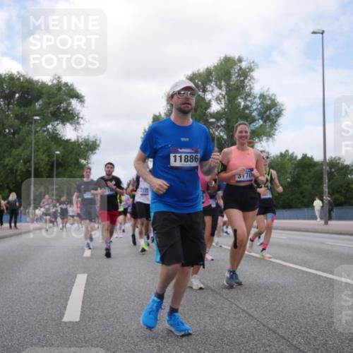 29.06.2025 - hella hamburg halbmarathon Luisa Fischer http://msf.ph/oto/8460082 29.06.2025 10:38:34 Kennedybrücke 2333, 11886, 3170, 2198, 2787, 3170, 3958, 4333, 4696, 4703, 6365, 6379, 6397, 6471, 8249, 8296, 9803, 10358, 10360 meine-sportfotos.de