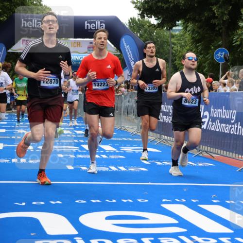 29.06.2025 - hella hamburg halbmarathon Strokosch-Dieckow http://msf.ph/oto/8460085 29.06.2025 10:47:31 Ziel 51, 1012, 1070, 1320, 1592, 1696, 2284, 2839, 2869, 2953, 3304, 5532, 5650, 5889, 6009, 8023, 8234, 8693, 8852, 8927, 9305, 10969, 11021, 12870, 13223, 13303, 14618, 14619, 15350, 15451, 15479, 15923, 16819, 17846, 17905, 18104, 18758, 18970, 18974, 19181 meine-sportfotos.de