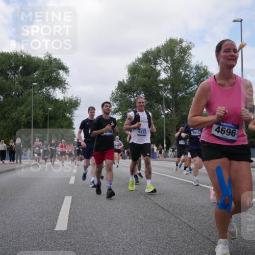 29.06.2025 - hella hamburg halbmarathon Luisa Fischer http://msf.ph/oto/8460101 29.06.2025 10:38:35 Kennedybrücke 2198, 4333, 4704, 3958, 4696, 375, 2198, 2787, 3170, 3958, 4333, 4696, 4703, 6029, 6365, 6397, 6471, 8249, 8296, 9803, 10358, 10360 meine-sportfotos.de