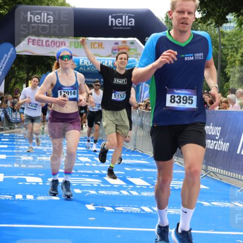 29.06.2025 - hella hamburg halbmarathon Strokosch-Dieckow http://msf.ph/oto/8460131 29.06.2025 10:34:40 Ziel 1217, 1562, 2879, 5048, 5152, 5554, 6169, 6878, 8395, 11661, 12369, 14289, 14388, 14549, 14603, 14629, 15887, 15991, 16148, 17014, 18026, 18237 meine-sportfotos.de