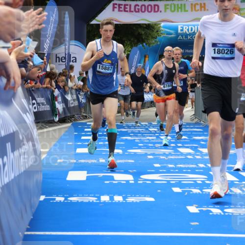 29.06.2025 - hella hamburg halbmarathon Strokosch-Dieckow http://msf.ph/oto/8460176 29.06.2025 10:34:37 Ziel 1644, 5048, 5152, 5554, 6169, 6878, 7534, 8395, 11230, 11661, 12369, 14289, 14549, 14603, 15887, 16148, 17014, 18026 meine-sportfotos.de