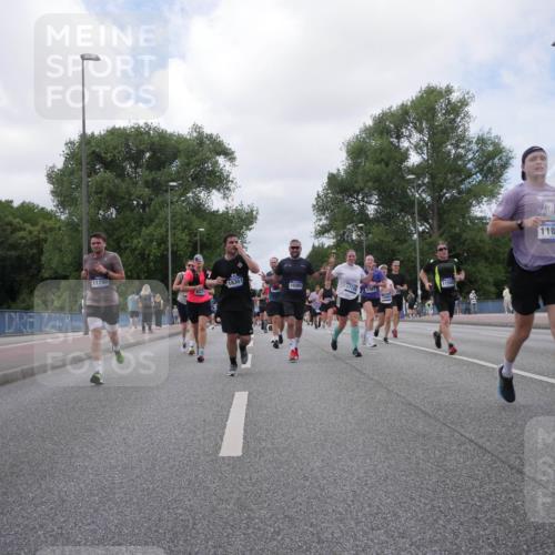 29.06.2025 - hella hamburg halbmarathon Luisa Fischer http://msf.ph/oto/8460245 29.06.2025 10:38:41 Kennedybrücke 11790, 6471, 18361, 10360, 17105, 2787, 11565, 11838, 11835, 2787, 3828, 4703, 4965, 5147, 6029, 6189, 6471, 8296, 9803, 10360, 10565, 10652 meine-sportfotos.de