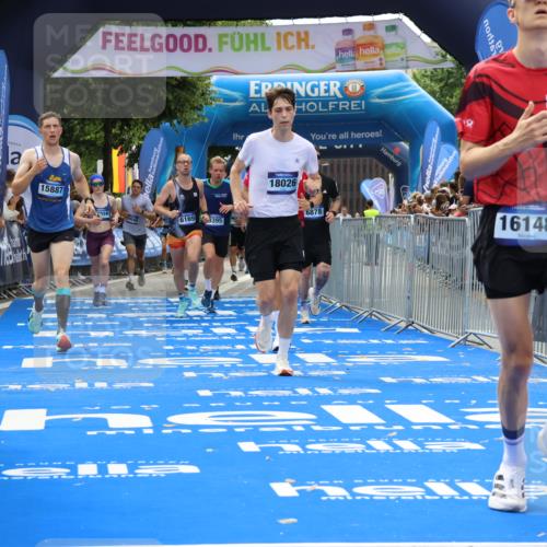 29.06.2025 - hella hamburg halbmarathon Strokosch-Dieckow http://msf.ph/oto/8460280 29.06.2025 10:34:35 Ziel 1644, 5152, 5554, 6169, 6878, 7534, 8395, 11230, 11661, 13618, 14289, 14603, 15887, 16148, 17014, 18026 meine-sportfotos.de