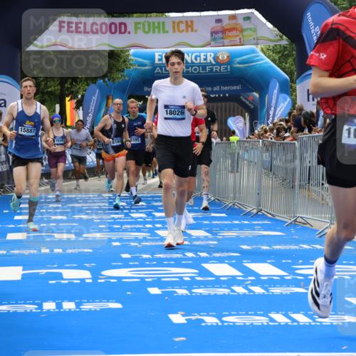 29.06.2025 - hella hamburg halbmarathon Strokosch-Dieckow http://msf.ph/oto/8460318 29.06.2025 10:34:35 Ziel 1644, 5152, 5554, 6169, 6878, 7534, 8395, 11230, 11661, 13618, 14289, 14603, 15887, 16148, 17014, 18026 meine-sportfotos.de