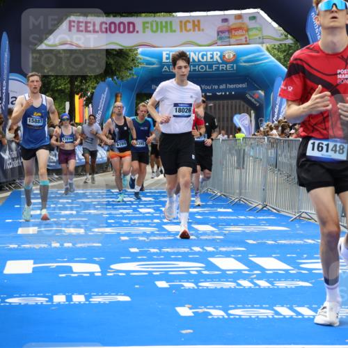 29.06.2025 - hella hamburg halbmarathon Strokosch-Dieckow http://msf.ph/oto/8460434 29.06.2025 10:34:35 Ziel 1644, 5152, 5554, 6169, 6878, 7534, 8395, 11230, 11661, 13618, 14289, 14603, 15887, 16148, 17014, 18026 meine-sportfotos.de