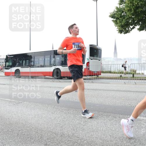 29.06.2025 - hella hamburg halbmarathon Lena Gebhardt http://msf.ph/oto/8460435 29.06.2025 10:31:51 Lombardsbrücke 733, 1235, 1311, 1373, 1844, 1879, 2384, 2672, 2831, 2832, 3221, 3239, 3358, 3396, 3397, 3424, 3571, 3681, 3751, 3752, 3822, 4877, 4924, 4953, 5156, 5165, 5601, 5846, 5965, 6078, 6160, 6546, 6573, 6640, 6718, 6727, 7135, 7295, 7334, 7344, 7570, 7695, 7772, 7789, 7816, 7898, 8304, 8538, 8620, 8806, 9078, 9104, 9183, 9478, 9812, 9883, 10240, 10586, 11587, 13724, 16978, 17404, 17517, 17706 meine-sportfotos.de