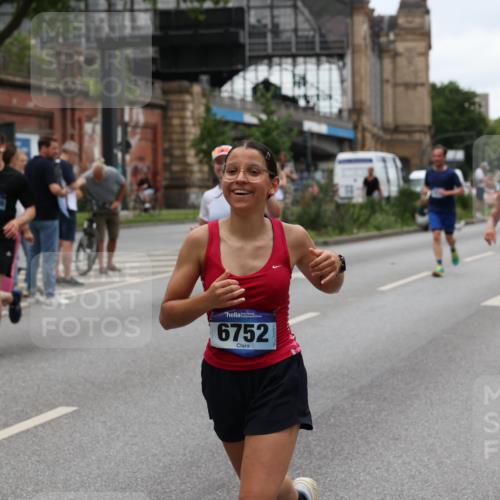 29.06.2025 - hella hamburg halbmarathon Yannick Fuchs http://msf.ph/oto/8460472 29.06.2025 10:56:41 20KM 1114, 1194, 1212, 1432, 1531, 1573, 1674, 1851, 2447, 2911, 3001, 3740, 4511, 6311, 6602, 6752, 7453, 7869, 8045, 8068, 8624, 8730, 11180, 12008, 12156, 12286, 13498, 13874, 14348, 14677, 16654, 16688, 17096, 17119, 17142, 18382, 18530 meine-sportfotos.de