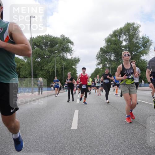 29.06.2025 - hella hamburg halbmarathon Luisa Fischer http://msf.ph/oto/8460578 29.06.2025 10:38:50 Kennedybrücke 18036, 5211, 15032, 15601, 3828, 2412, 3828, 4965, 5147, 6189, 6867, 8567, 9470, 9819, 10565 meine-sportfotos.de