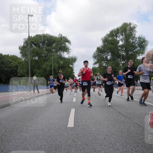 29.06.2025 - hella hamburg halbmarathon Luisa Fischer http://msf.ph/oto/8460600 29.06.2025 10:38:50 Kennedybrücke 16002, 3828, 15032, 17996, 16431, 2412, 3828, 4965, 5147, 6189, 6867, 8567, 9470, 9819, 10565 meine-sportfotos.de