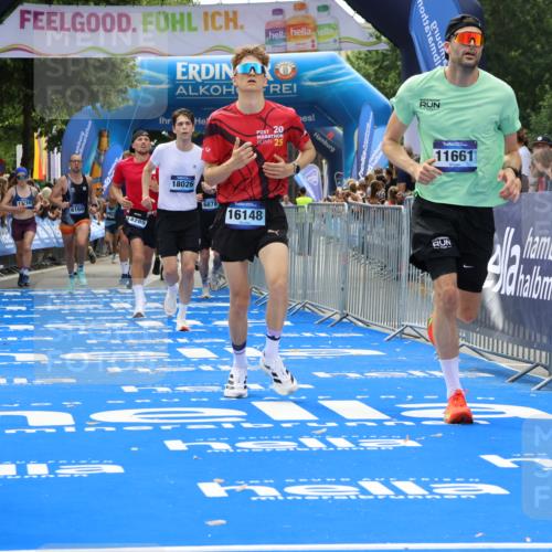 29.06.2025 - hella hamburg halbmarathon Strokosch-Dieckow http://msf.ph/oto/8460610 29.06.2025 10:34:34 Ziel 1644, 5152, 5554, 6169, 6305, 6878, 7534, 8395, 11230, 11661, 13618, 14289, 14603, 15887, 16148, 17014, 18026 meine-sportfotos.de