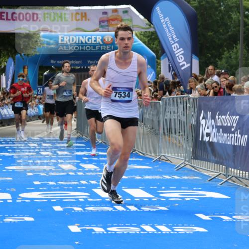 29.06.2025 - hella hamburg halbmarathon Strokosch-Dieckow http://msf.ph/oto/8460822 29.06.2025 10:34:29 Ziel 1644, 5550, 6305, 7534, 9686, 11230, 11661, 13618, 16148, 16417, 18099 meine-sportfotos.de