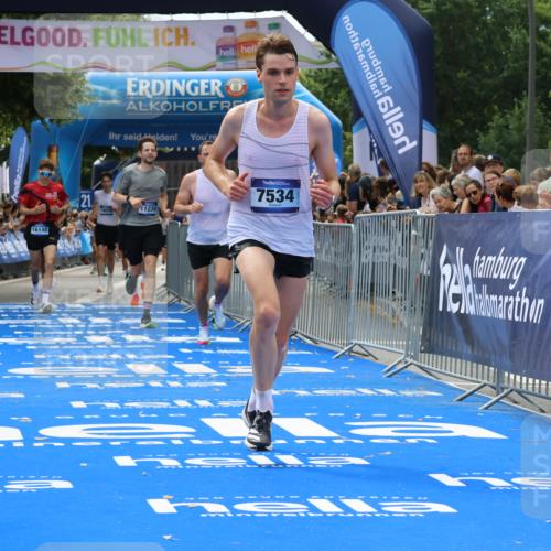 29.06.2025 - hella hamburg halbmarathon Strokosch-Dieckow http://msf.ph/oto/8460861 29.06.2025 10:34:29 Ziel 1644, 5550, 6305, 7534, 9686, 11230, 11661, 13618, 16148, 16417, 18099 meine-sportfotos.de