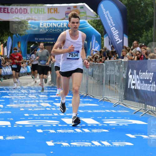 29.06.2025 - hella hamburg halbmarathon Strokosch-Dieckow http://msf.ph/oto/8460903 29.06.2025 10:34:29 Ziel 1644, 5550, 6305, 7534, 9686, 11230, 11661, 13618, 16148, 16417, 18099 meine-sportfotos.de