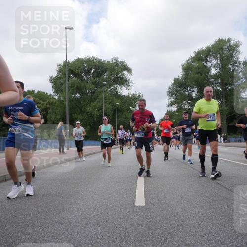 29.06.2025 - hella hamburg halbmarathon Luisa Fischer http://msf.ph/oto/8460909 29.06.2025 10:38:56 Kennedybrücke 9, 8705, 16311, 14684, 716, 18269, 12869, 12869, 12026, 2412, 2412, 2827, 4413, 8947, 9470 meine-sportfotos.de