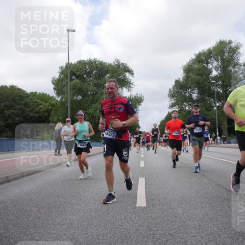 29.06.2025 - hella hamburg halbmarathon Luisa Fischer http://msf.ph/oto/8460942 29.06.2025 10:38:57 Kennedybrücke 17817, 163, 14684, 18269, 12869, 12026, 2412, 2412, 2827, 4413, 8947, 9470 meine-sportfotos.de