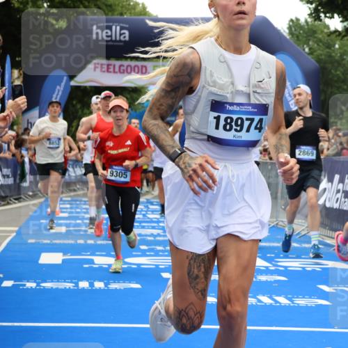 29.06.2025 - hella hamburg halbmarathon Strokosch-Dieckow http://msf.ph/oto/8461165 29.06.2025 10:47:26 Ziel 51, 1012, 1070, 1592, 1696, 2274, 2284, 2839, 2864, 2869, 2953, 3304, 5024, 5532, 5650, 5889, 8023, 8234, 8693, 8852, 8927, 9305, 10423, 11021, 11077, 11491, 11518, 12870, 13223, 13303, 13782, 14722, 15350, 15479, 15611, 15923, 16089, 16819, 17846, 17905, 18758, 18974 meine-sportfotos.de