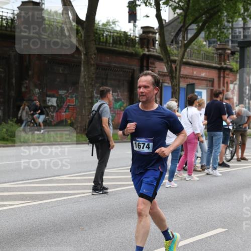 29.06.2025 - hella hamburg halbmarathon Yannick Fuchs http://msf.ph/oto/8461246 29.06.2025 10:56:45 20KM 1114, 1194, 1212, 1420, 1427, 1432, 1531, 1674, 1851, 2447, 2683, 2911, 3001, 3740, 4389, 4511, 6311, 6602, 6752, 7453, 7869, 8045, 8068, 8624, 8730, 9306, 11180, 11310, 12008, 12286, 12571, 12978, 13874, 13939, 14348, 14677, 14917, 16654, 16688, 17096, 17119, 17142, 18382, 18530 meine-sportfotos.de