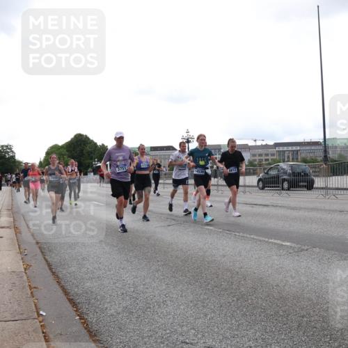 29.06.2025 - hella hamburg halbmarathon Lena Gebhardt http://msf.ph/oto/8461252 29.06.2025 10:31:57 Lombardsbrücke 17118, 3751, 12663, 7898, 14536, 9812, 1235, 1311, 1373, 1844, 1879, 1987, 2349, 2384, 2672, 2831, 2832, 2943, 3022, 3221, 3239, 3358, 3396, 3397, 3424, 3571, 3681, 3751, 3752, 3822, 4314, 4605, 4877, 4924, 4953, 5156, 5165, 5496, 5601, 5658, 5743, 5965, 6160, 6218, 6252, 6546, 6573, 6640, 6718, 6727, 7135, 7239, 7295, 7334, 7344, 7535, 7570, 7695, 7789, 7816, 7898, 8304, 8538, 8620, 8806, 9078, 9104, 9183, 9478, 9812, 9883, 10240, 13724, 17404, 17517 meine-sportfotos.de